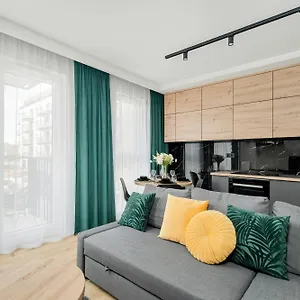 Esencja With Free Parking Garbary 104 By Renters Posen